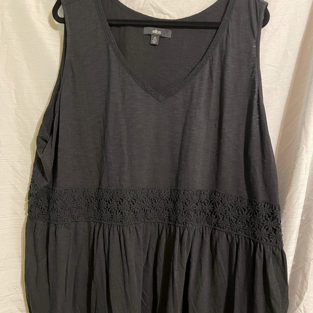 Cotton sleeveless top w/ drop waist crotchet. 3X
